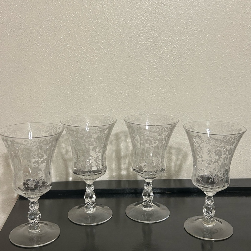 Cambridge Glass Chantilly Etched Set of 4 Water Wine Goblets Glasses‎